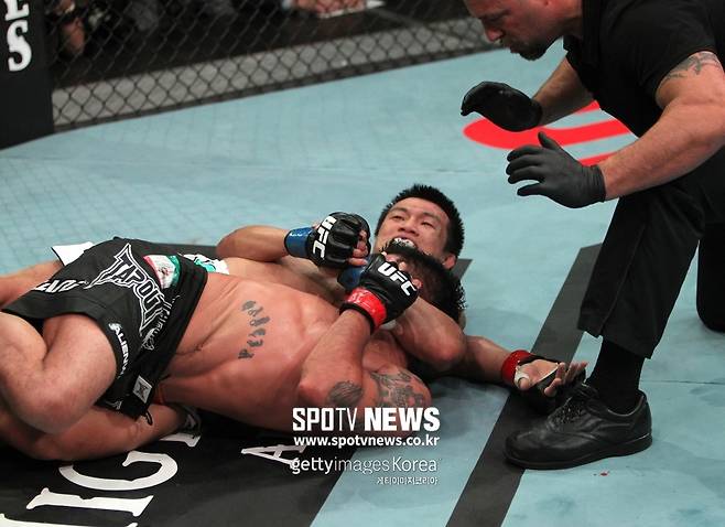 ▲ UFC에 단 한 번 등장한 기술, 트위스터.
