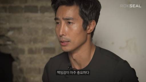 해군특수전전단 출신으로, 유튜브 예능 방송 ‘가짜사나이’ 등으로 유명해진 이근(36) 예비역 대위. 유튜브 캡쳐