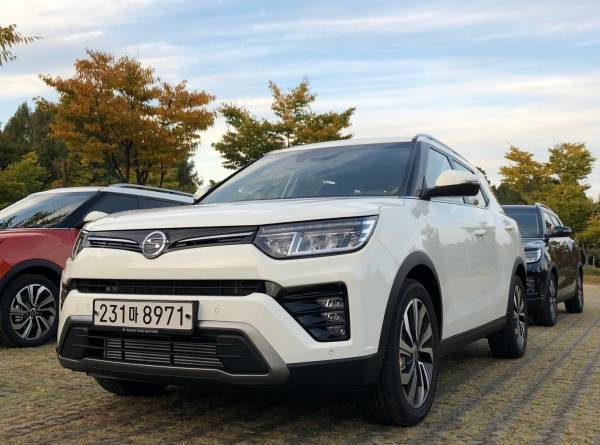 최근 차박, 캠핑 등 다양한 아웃도어 라이프스타일이 트렌드로 자리매김하고 있는 가운데, 쌍용차&nbsp;‘티볼리 에어’가 1년여 만에 다시&nbsp;돌아왔다.