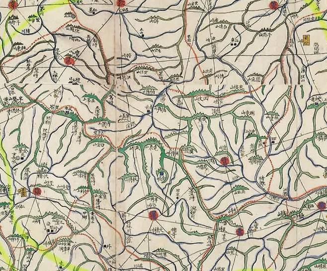 <대동여지도>에는 광덕산(오른쪽 굵은 점선)과 용천산(왼쪽 굵은 점선)이 다른 산으로 표시돼 있다. 따라서 지금의 강천산 옛 지명이 용천산이란 설은 근거가 없어 보인다.