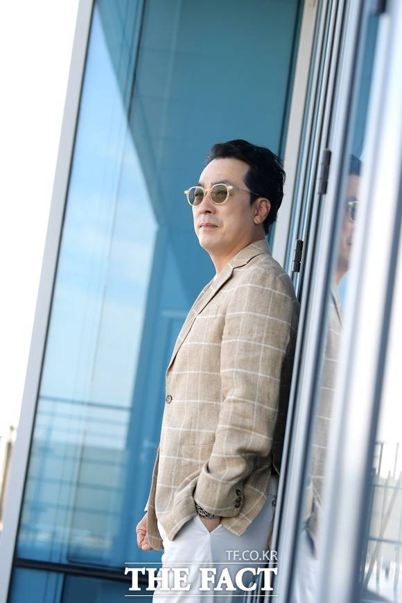 "저는 정치 쪽과 '1'도 관계가 없습니다." 최근 라임사태 금융 피해자로 언론에 오르면서 이슈의 중심에 선 그는 "그냥 속아서 당한 금융피해자일 뿐"이라고 선을 그었다. /이선화