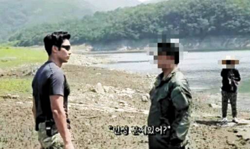 7월 첫 선을 보인 ‘가짜 사나이’는 군대를 다룬 기존의 예능프로그램과 달리 혹독한 훈련 과정과 교관과 훈련생의 관계를 가감없이 내보내 큰 호응을 얻었다. [유튜브 캡처]