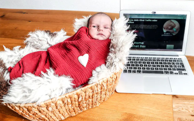 스위스의 한 부부가 아기 이름을 ‘와이파이’로 짓고 18년 동안 인터넷을 무료로 쓸 수 있게 됐다.