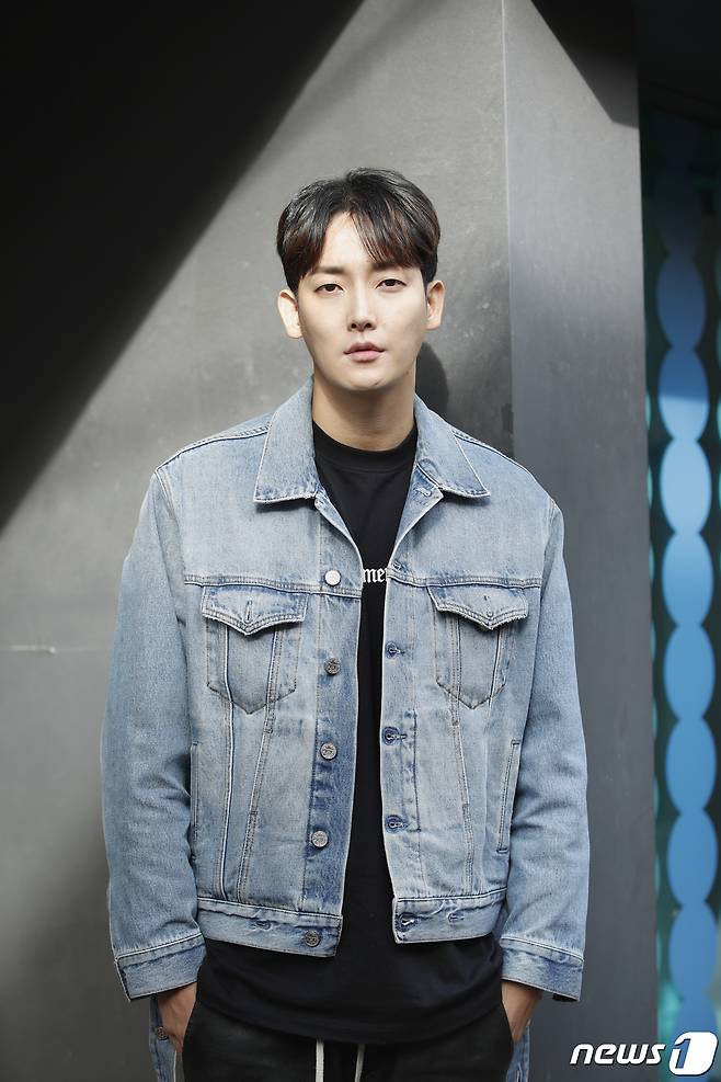 서울 종로구 삼청동 카페. '아름다운 남자, 시벨롬(si bel homme)' 박형근 인터뷰/뉴스1 © News1