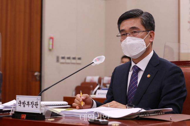 서욱 국방부 장관이 지난 23일 서울 여의도 국회에서 열린 법제사법위원회의 국방부, 군사법원 등에 대한 국정감사에 출석해 의원 질의에 답하고 있다.ⓒ데일리안 박항구 기자