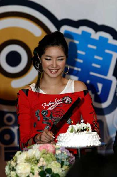 (2006프로야구 홍보모델이었던 김새롬 양)