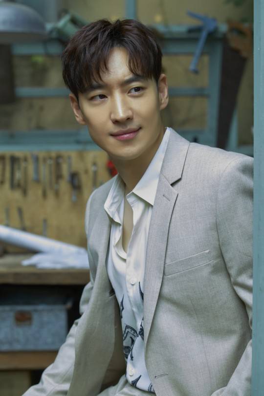 영화 `도굴`의 이제훈은 오랜만에 극장 관객들을 만나게 된데 행복해했다. 제공|CJ엔터테인먼트