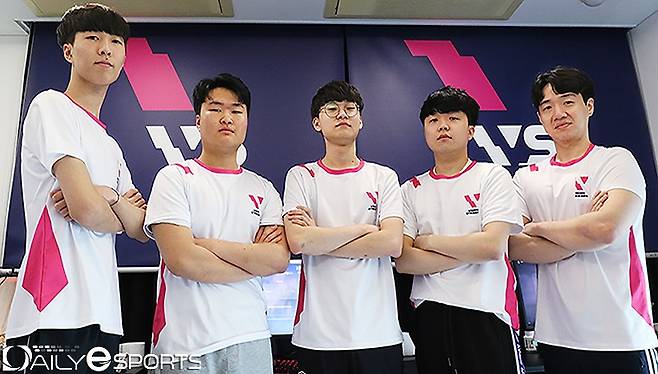 창단 후 참가한 모든 대회를 우승해 세계 대회까지 제패하겠다고 포부를 밝힌 비전 스트라이커즈