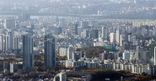 송파구 서울스카이에서 바라본 강남구 일대 아파트 모습. <연합뉴스>