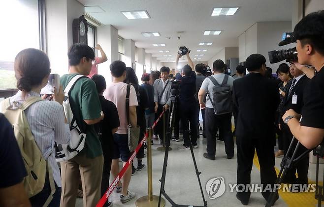 고유정 첫 정식재판 방청 열기 '후끈' [연합뉴스 자료사진]