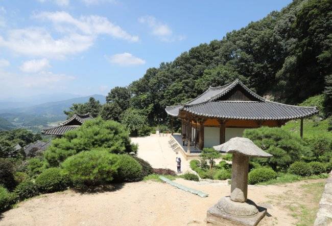 부석사 무량수전은  화려한 건축양식을 뽐낸다. [동아DB]