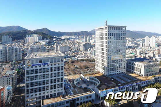 부산시청 전경. ©News1