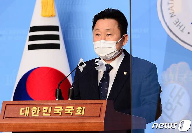 최인호 더불어민주당 수석대변인. © News1 성동훈 기자