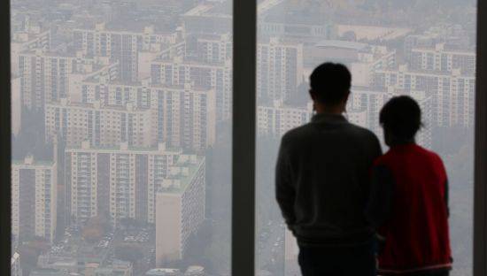 서울 송파구 롯데월드타워 서울스카이에서 바라본 아파트 단지의 모습. [이미지출처=연합뉴스]
