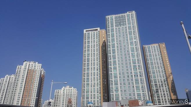 전셋값 급등에 탈서울이 가속화 된 것으로 나타났다. 사진은 경기 김포의 한 아파트 단지. /사진=김창성 기자