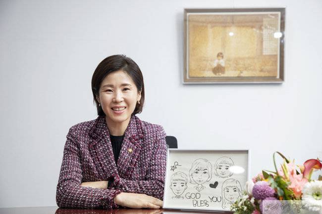 사회적 약자인 여성, 아동을 위한 법안을 계속 발의해나가겠다고 말하는 김미애 국민의힘 의원.