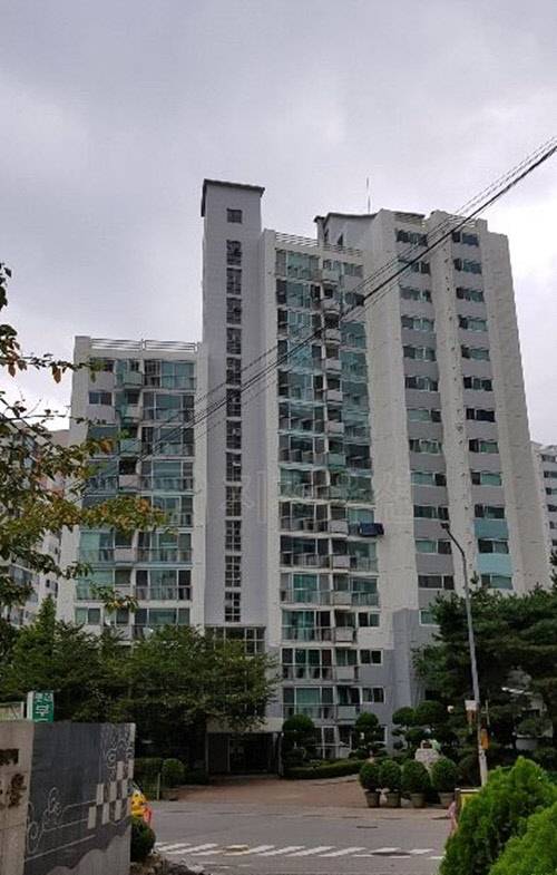 서울 동작구 신대방동에 위치한 보라매파크빌 아파트 단지 전경. 



지지옥션 제공