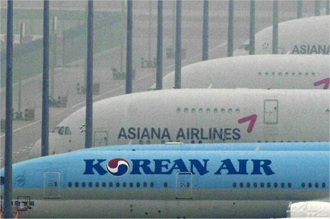 사진은 15일 인천공항 전망대에서 바라본 대한항공, 아시아나 항공 여객기 모습. (사진=이한형 기자/자료사진)