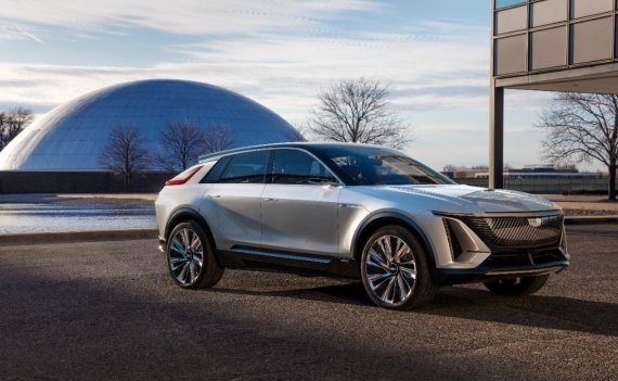 제너럴모터스(GM)가 오는 2022년부터 본격 생산 판매할 캐딜락의 전기차 스포츠유틸리티차량(SUV)인 리릭(Lyriq).로이터뉴스1