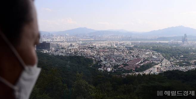 남산서울타워 전망대에서 바라본 서울 시내[헤럴드경제DB]