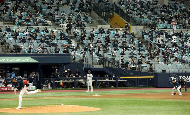 막바지에 다다른 KBO 한국시리즈는 6차전부터 10%의 관중만 받는다. ⓒ 뉴시스