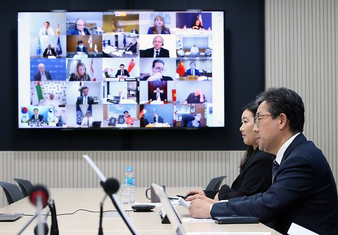 지난 4월 G20 문화관광장관 화상회의에서 의견을 발표하고 있는 박양우 문체부 장관.