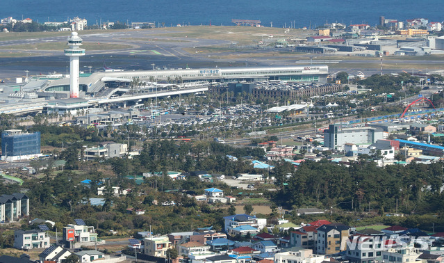 [제주=뉴시스]우장호 기자 = 제주국제공항 모습. (뉴시스DB) woo1223@newsis.com