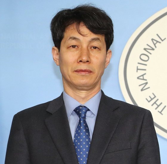 윤건영 더불어민주당 의원. 중앙포토