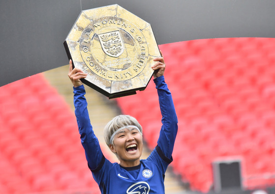 Chelsea's Ji So-Yun celebrates winning the English FA Women's Community Shield match between Chelsea and Manchester City at Wembley Stadium in London on Aug. 29. [EPA/YONHAP]