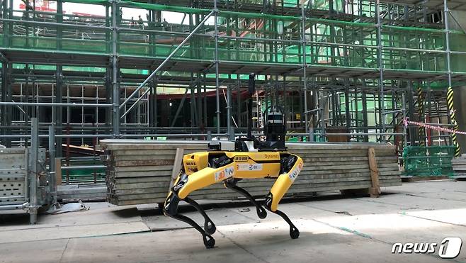 4족 보행 로봇 '스팟'.(제공=GS건설)© 뉴스1