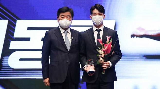 영플레이어상 받은 제주 이동률