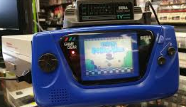 (게임기어 TV튜너를 통해 패미콤 게임을 연결한 모습)