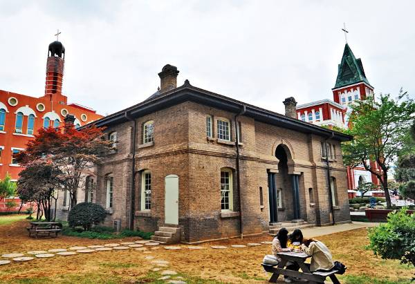 옛 광주제중원. 최흥종이 나환자와 결핵환자를 구제했던 곳이다. 광주 기독간호대학 자리다.