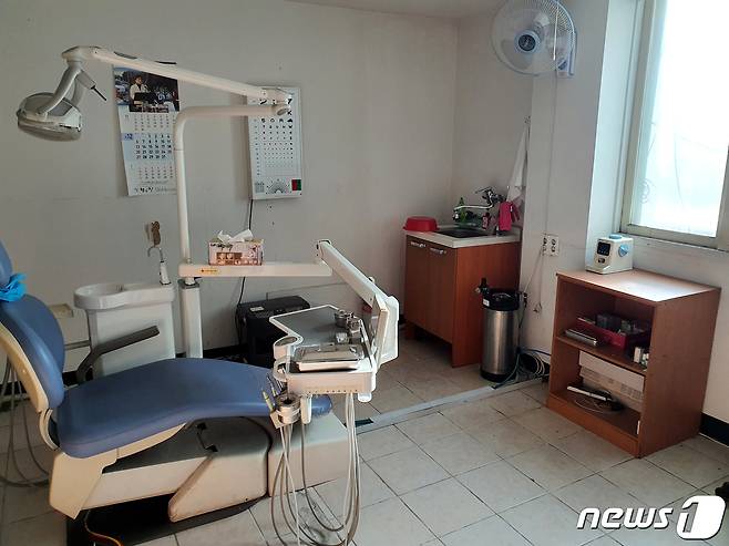지난 4일 대전 벧엘의집이 운영하는 무료진료소 '희망진료센터' 내부 모습. 코로나19로 치과 진료가 이뤄지지 않고 있다. 2020.12.4/뉴스1 © News1 박동해