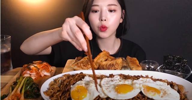 '문복희 Eat with Boki'를 운영하는 유튜버 문복희는 473만 명 구독자를 보유하고 있다. /유튜브 '문복희 Eat with Boki' 채널 캡처