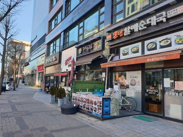 16일 오전 경기 고양시 덕양구 행신동에 상가가 즐비하다. /백윤미 기자