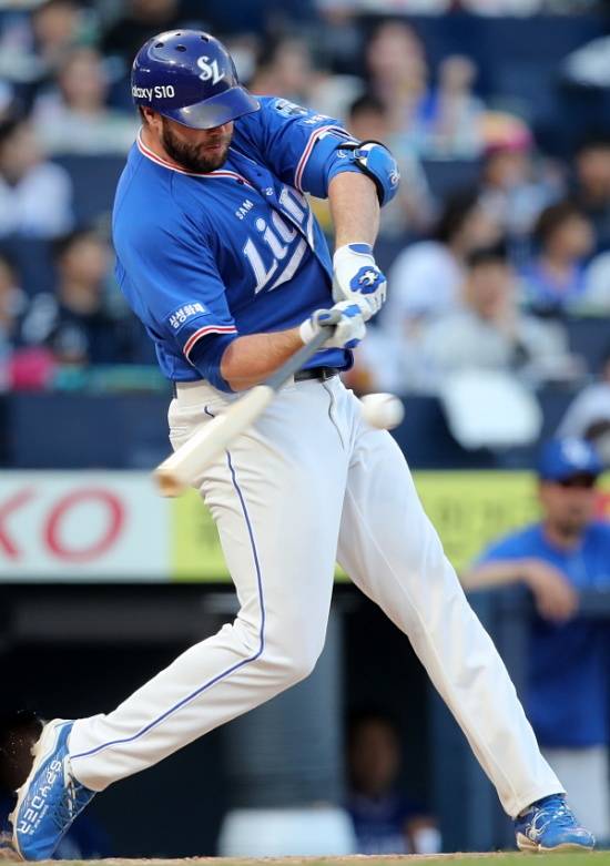 러프는 메이저리그 복귀 후 인터뷰에서 삼성에서의 3년 동안 기량이 발전했다고 설명했다