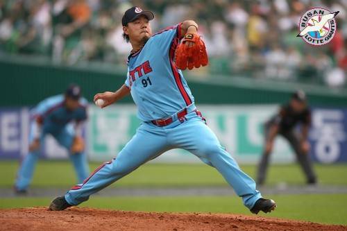 2007년 KBO 리그 데뷔 시즌의 송승준(사진=롯데 자이언츠 제공)