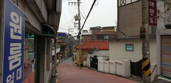 11일 서울 서대문구 연세대학교 인근 원룸 일대가 한산하다. [류태민 기자]