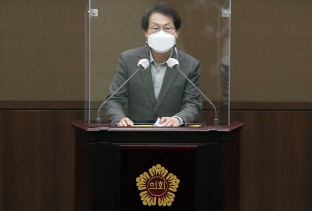 조희연 서울시 교육감이 16일 서울 중구 서울시의회에서 교육청 내년 예산안 가결을 앞두고 인사말을 하고 있다. 뉴스1