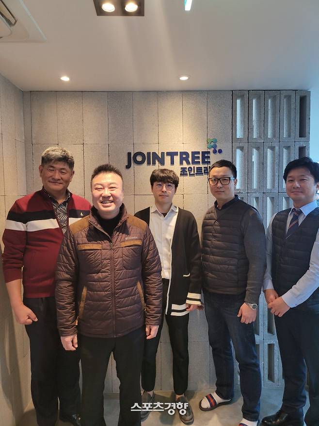 주식회사 조인트리 김흥중 대표(맨 왼쪽) | 조인트리 제공