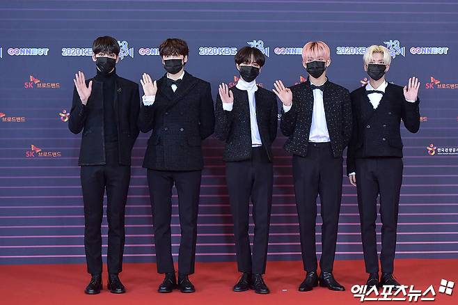 TXT, look forward to the KPop FestivalTOMORROW X TOGETHER (TXT) attended the KBS KPop Festival red carpet event held at the Seoul Yeouido-dong KBS Hall on the afternoon of the 18th.