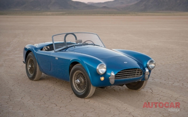 1962 Shelby 260 Cobra Sold by RM Sotheby's for $13,750,000 (약 151억850만 원)