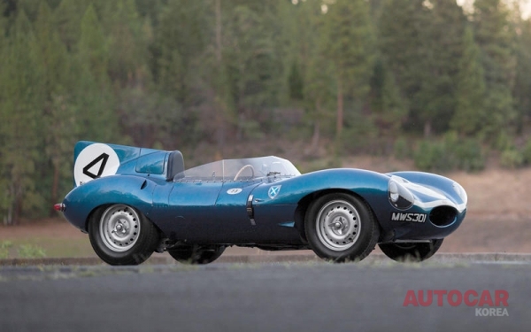 1955 Jaguar D-Type Sold by RM Sotheby's for $21,780,000 (약 239억2750만 원)