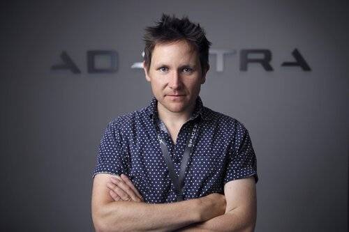 아스트라노바 조슈아 댄 교장