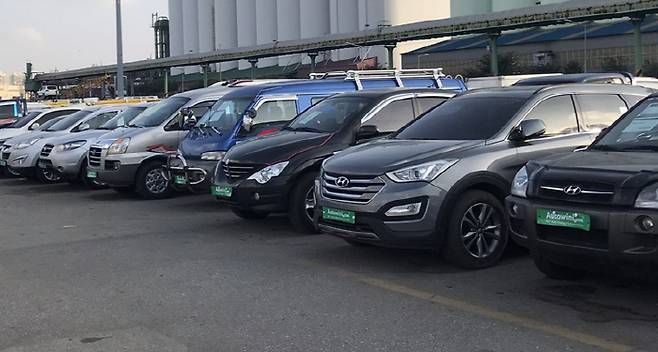 선적을 기다리고 있는 수출용 중고차 [사진 제공 = 오토위니]