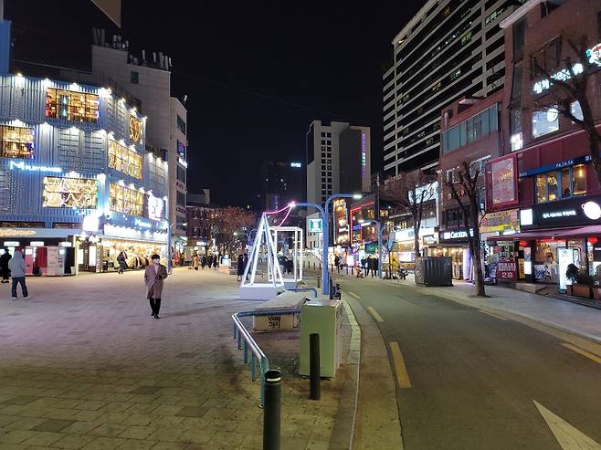 크리스마스 이브 한산한 홍대 앞./사진=이창섭 기자