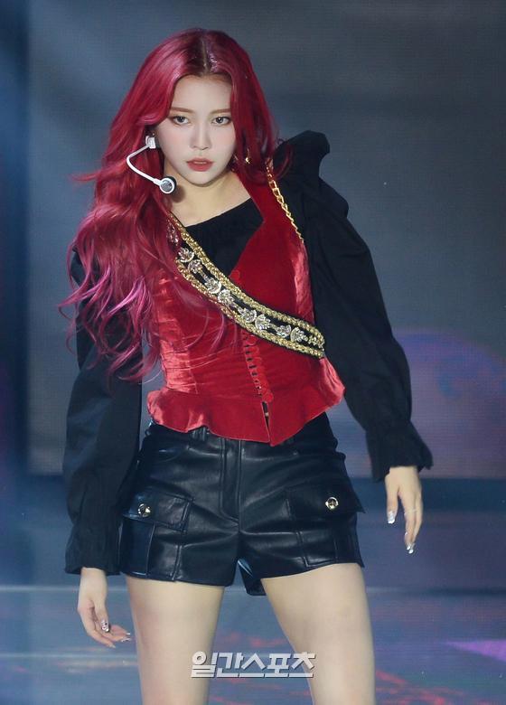 Jane the Virgin of Group Momoland is performing a wonderful stage at 2020 SBS Song Daejeon in DAEGU held in Daegu on the afternoon of the 25th.The 2020 SBS Song Daejeon in DAEGU, which is a full-fledged singer who led the K-pop trend this year, will be broadcast on SBS on the night of the 25th.Photo: SBS Provides 2020.12.25