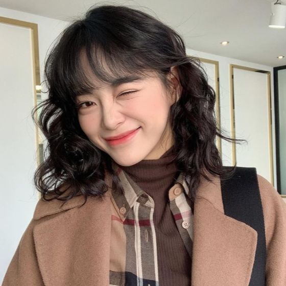 On the 25th, Kim Se-jeong posted a picture with his article Dohana Merry Cree through his instagram.Kim Se-jeong in the public photo is staring at the camera with a smile in a brown coat, Kim Se-jeongs lovely wink aimed at the fan.Meanwhile, Kim Se-jeong is appearing in the OCN drama Wonderful Rumors.]