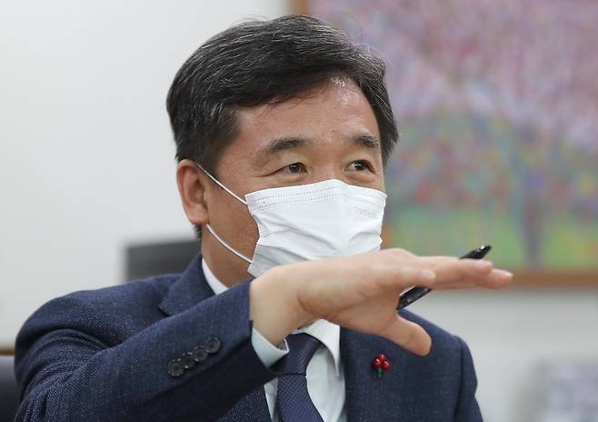 서정협 서울시장 권한대행 (서울=연합뉴스) 이정훈 기자 = 이달 24일 서울시 행정1부시장 집무실에서 연합뉴스 신년인터뷰에 응하는 서정협 서울시장 권한대행. 2020.12.27. uwg806@yna.co.kr